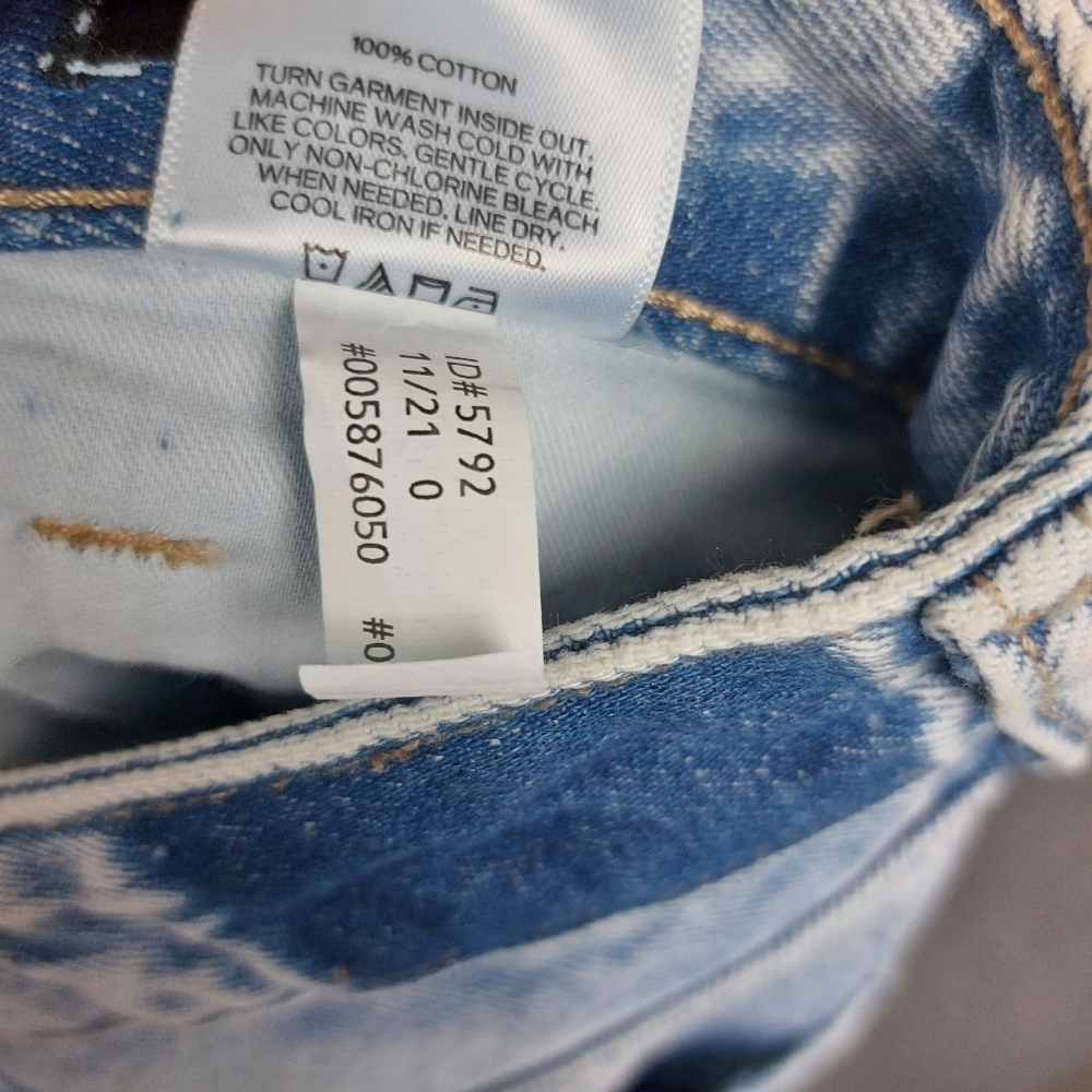 EXPRESS JEANS WOMENS BLUE BOYFRIEND MIDI ACID WASH DISTRESSED DENIM SHORTS SZ 0 - Picture 10 of 10